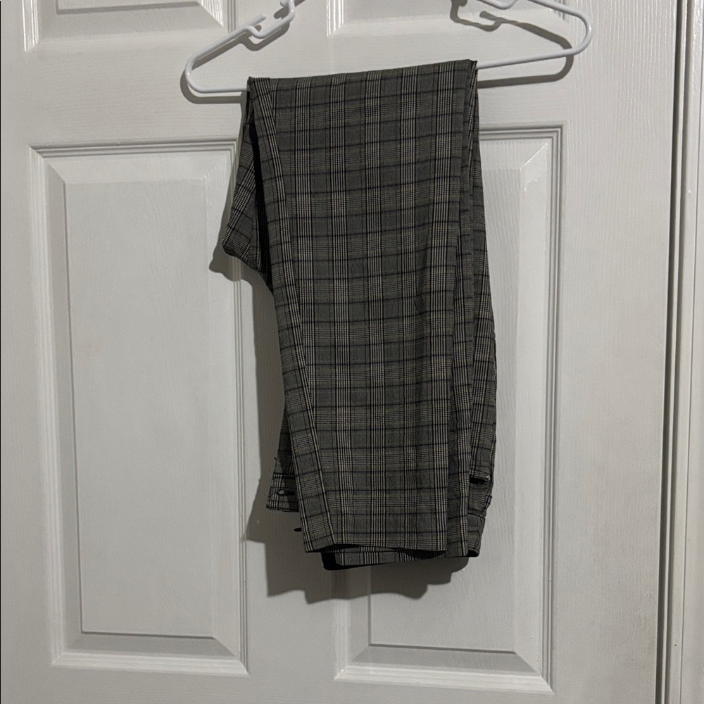 Soho Plaid Straight Leg Pants in Charcoal Gray